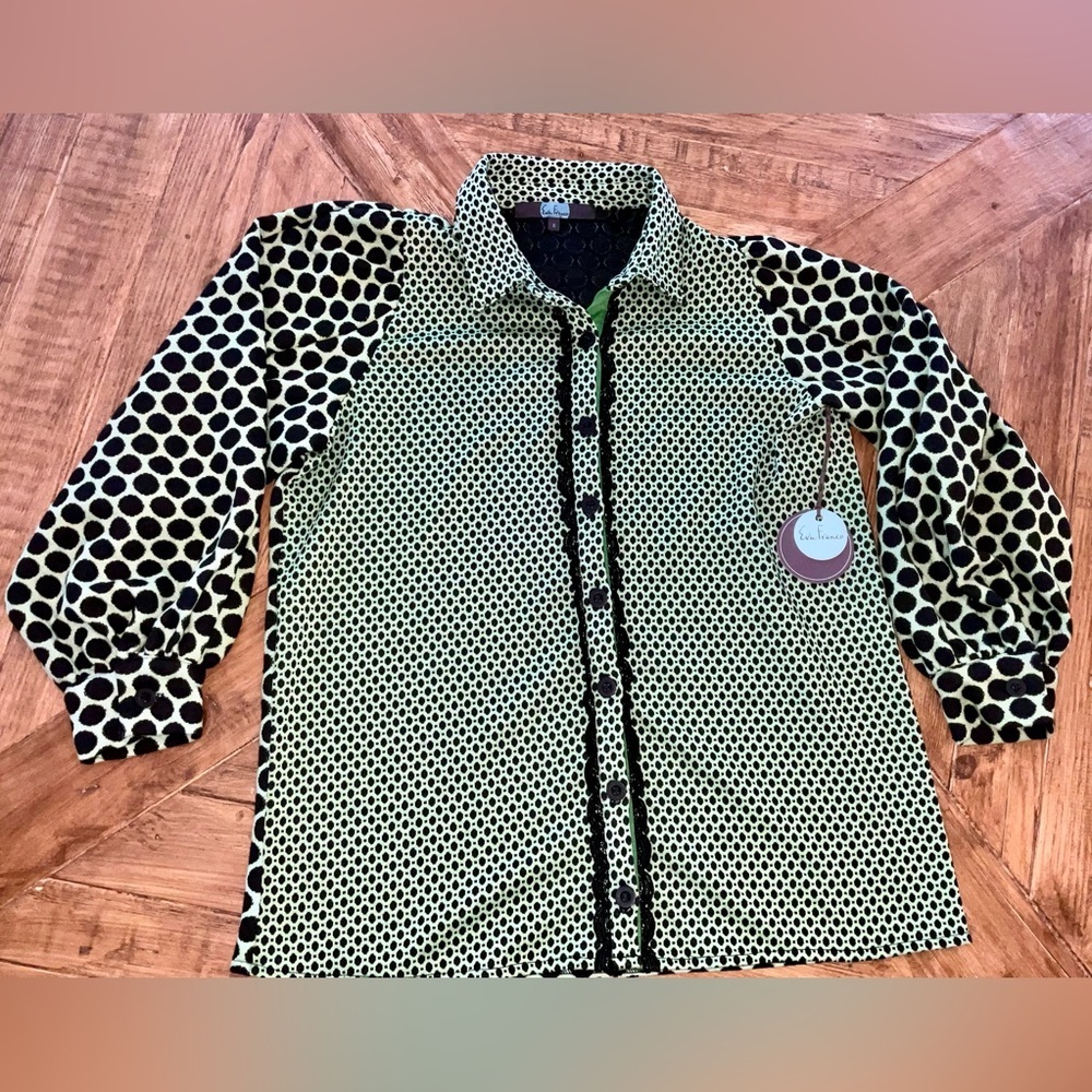 Eva Franco unique button up top in a size 8 - no material tag / likely a sample - Picture 2 of 14